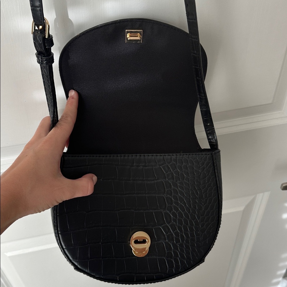 Croc-Embossed Crossbody Bag